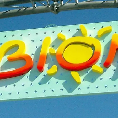 Bright Flat Next To The - Beahost